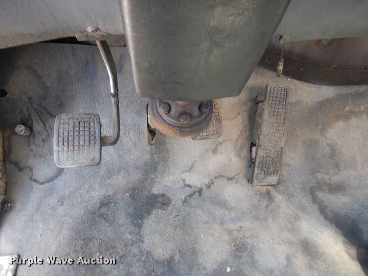 image for item DK8123 1987 Ford L8000  oil distributor truck