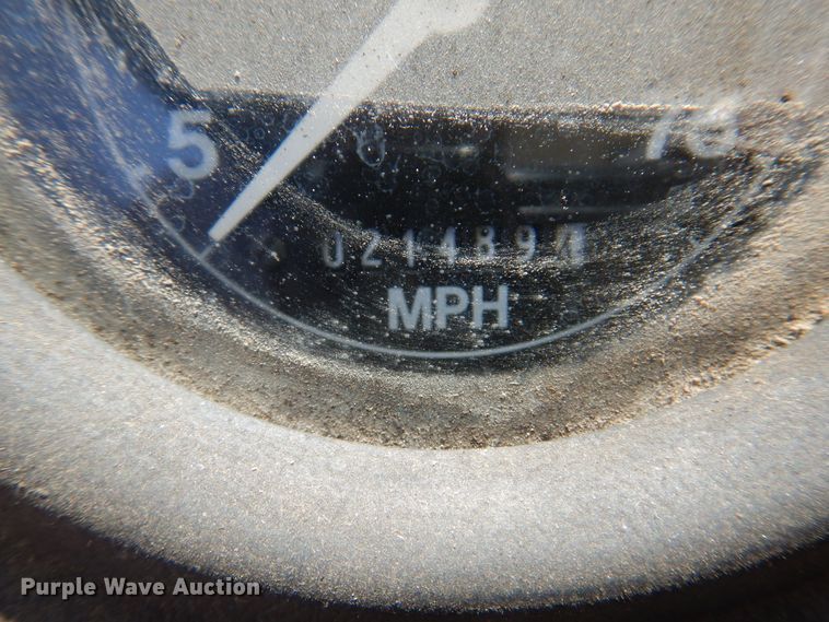 image for item DK8123 1987 Ford L8000  oil distributor truck