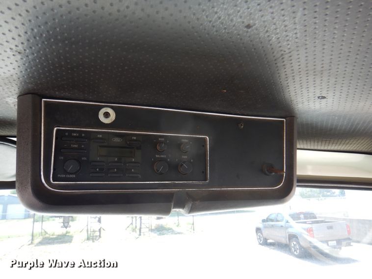 image for item DK8123 1987 Ford L8000  oil distributor truck