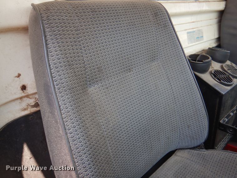 image for item DK8123 1987 Ford L8000  oil distributor truck