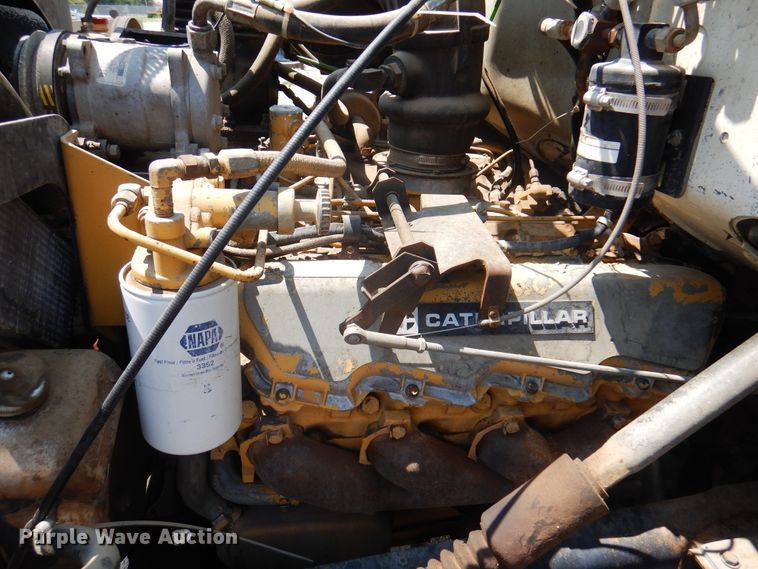 image for item DK8123 1987 Ford L8000  oil distributor truck