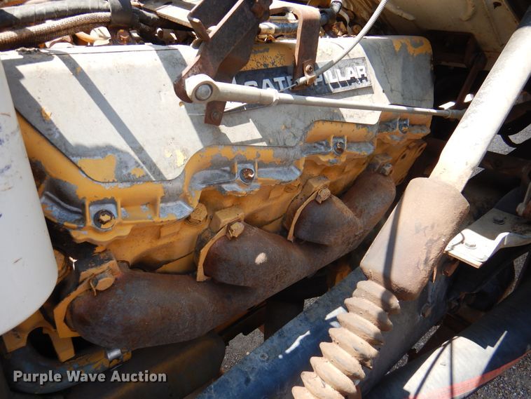 image for item DK8123 1987 Ford L8000  oil distributor truck