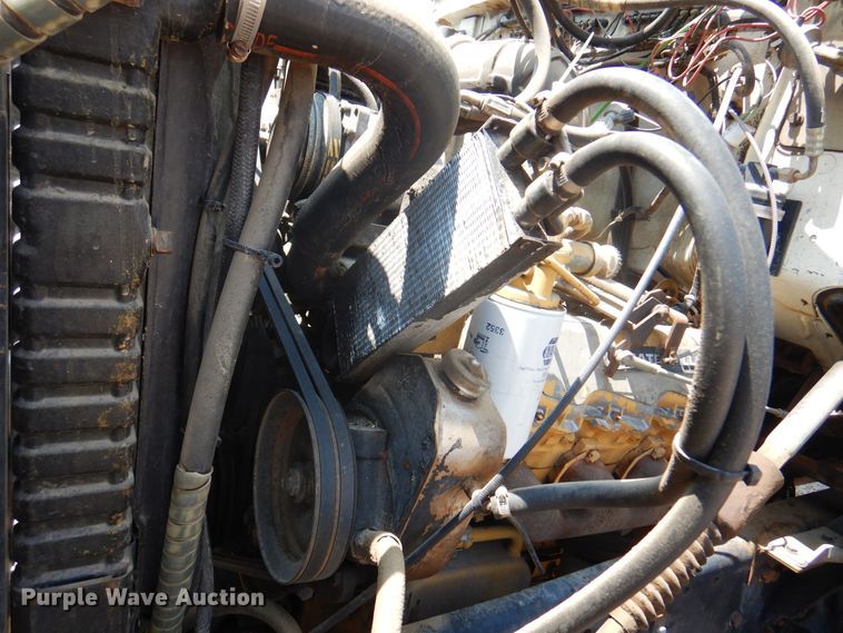 image for item DK8123 1987 Ford L8000  oil distributor truck