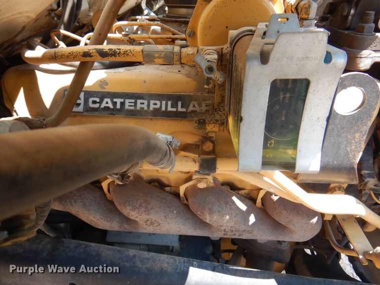 image for item DK8123 1987 Ford L8000  oil distributor truck