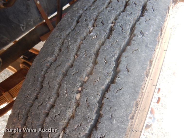 image for item DK8123 1987 Ford L8000  oil distributor truck