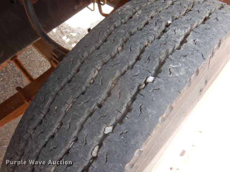 image for item DK8123 1987 Ford L8000  oil distributor truck