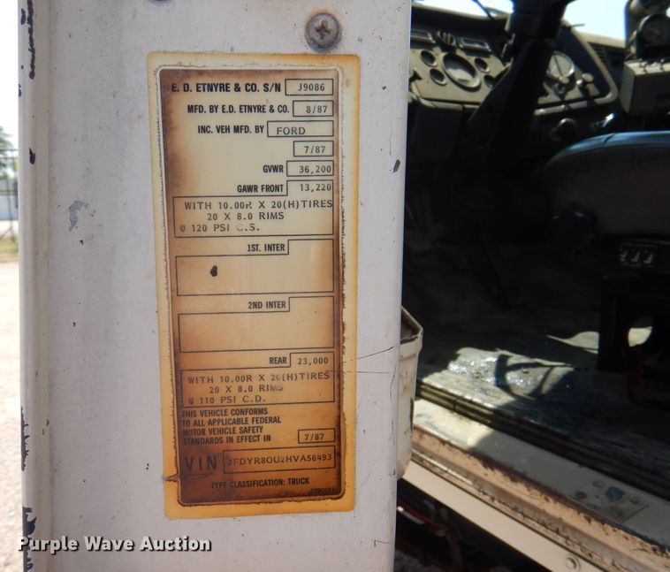 image for item DK8123 1987 Ford L8000  oil distributor truck