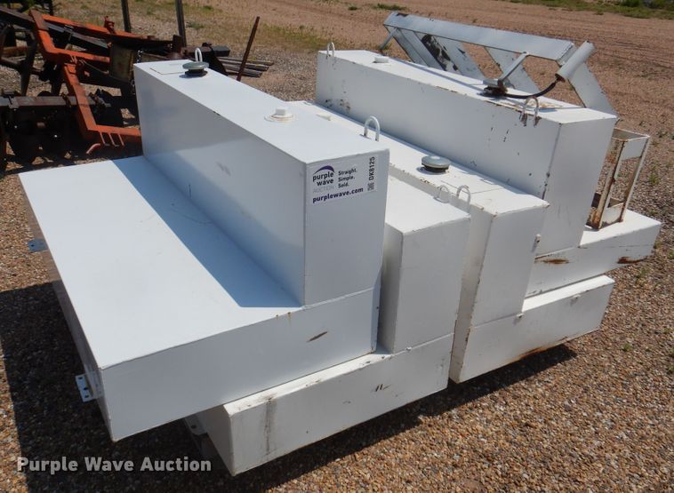 image for item DK8125 (4) L-shaped fuel tanks