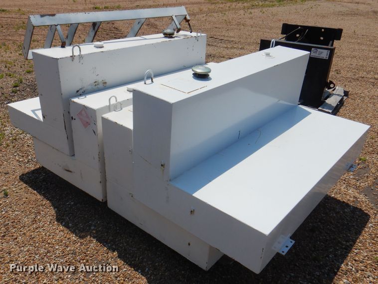 image for item DK8125 (4) L-shaped fuel tanks