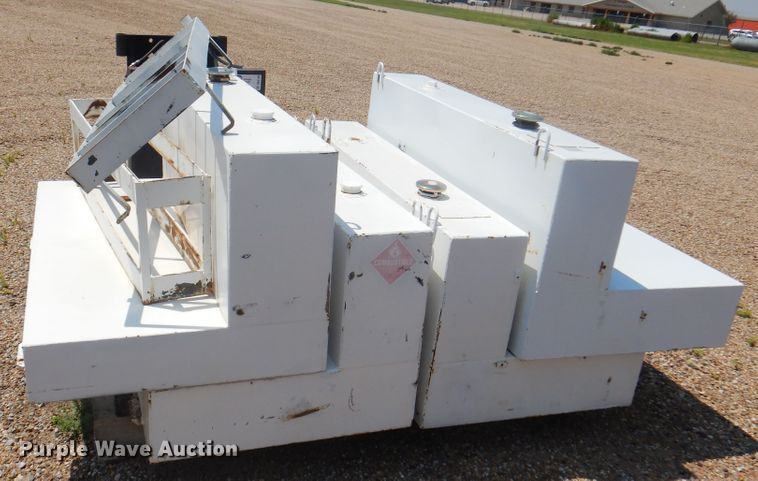 image for item DK8125 (4) L-shaped fuel tanks