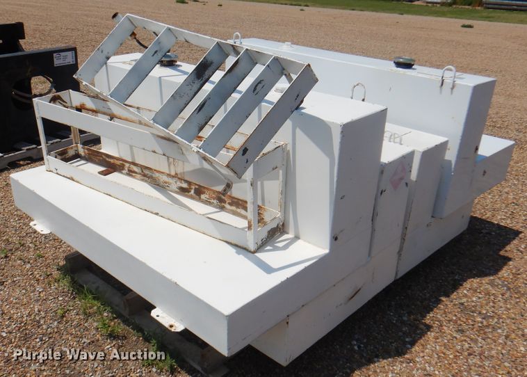 image for item DK8125 (4) L-shaped fuel tanks