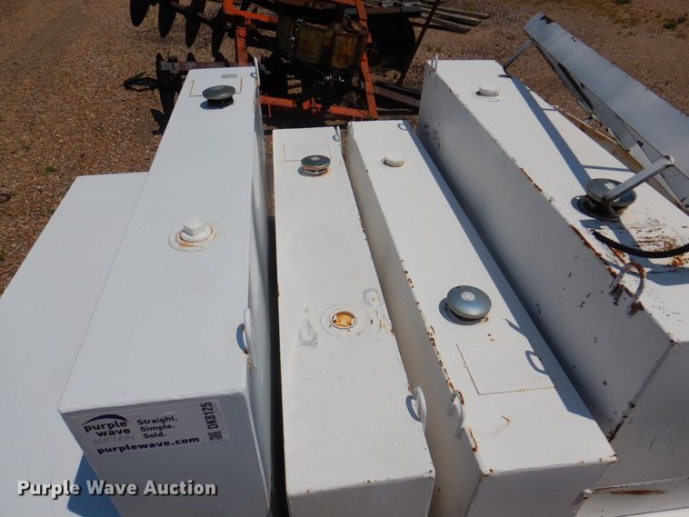 image for item DK8125 (4) L-shaped fuel tanks