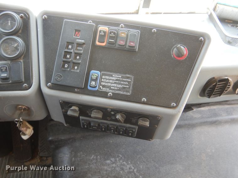 image for item DK8131 2006 Blue Bird All American  school bus