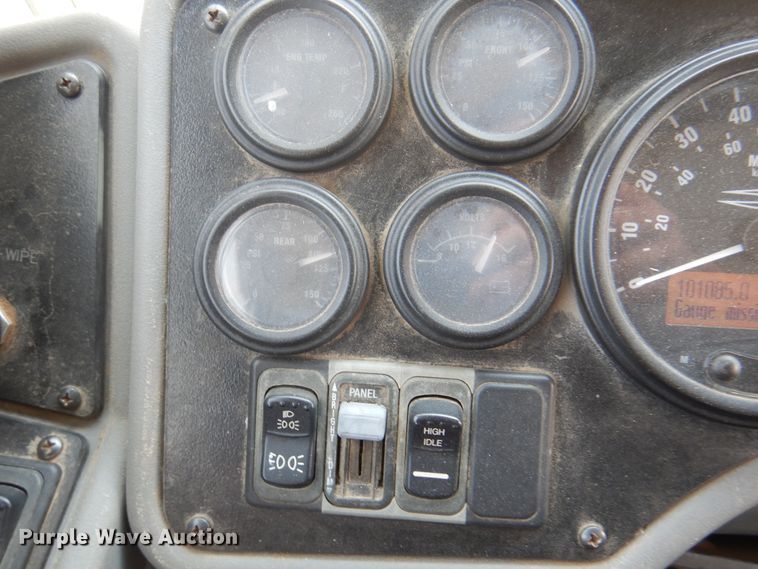 image for item DK8131 2006 Blue Bird All American  school bus