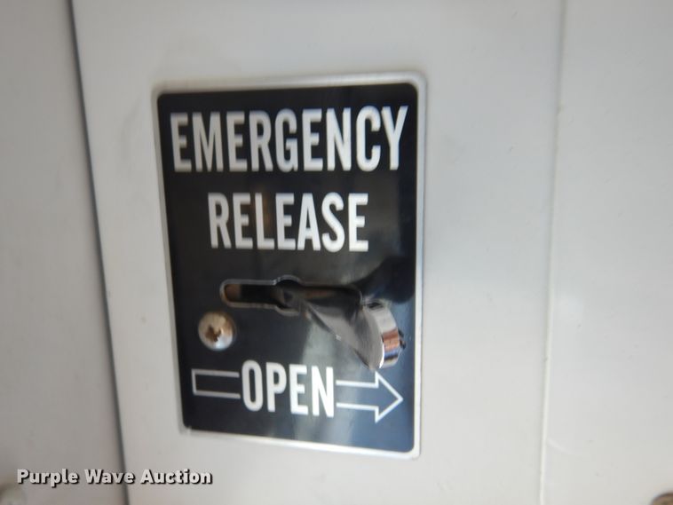 image for item DK8131 2006 Blue Bird All American  school bus