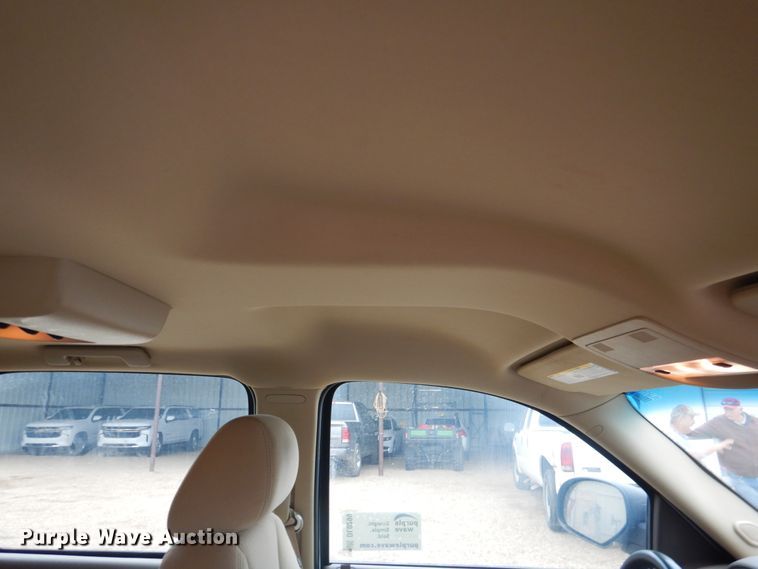 image for item DL0299 2010 Chevrolet Suburban  SUV