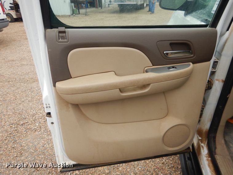 image for item DL0299 2010 Chevrolet Suburban  SUV