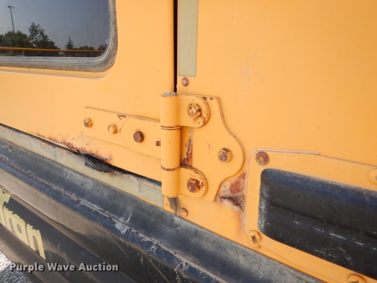 image for item DM1321 1998 International 3000  school bus