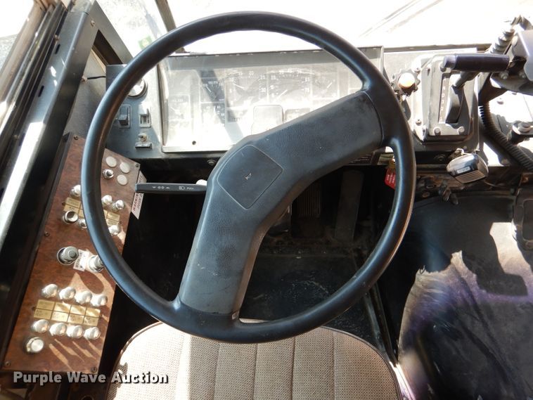 image for item DM1321 1998 International 3000  school bus