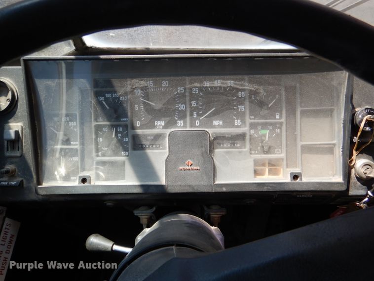 image for item DM1321 1998 International 3000  school bus