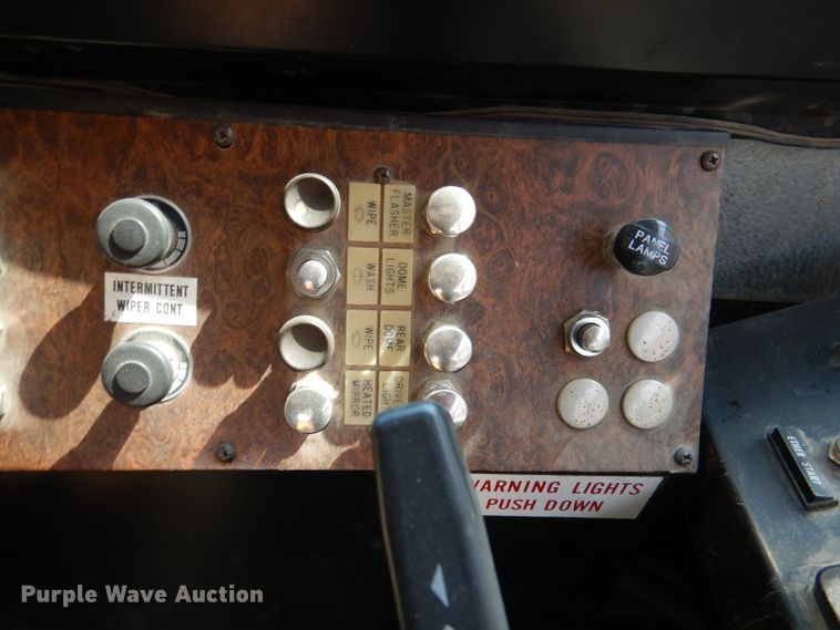 image for item DM1321 1998 International 3000  school bus