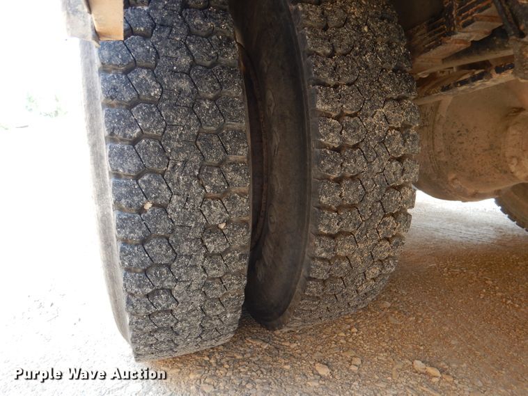 image for item DM1321 1998 International 3000  school bus