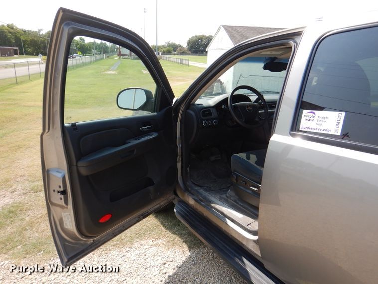 image for item DM1323 2008 Chevrolet Suburban  SUV