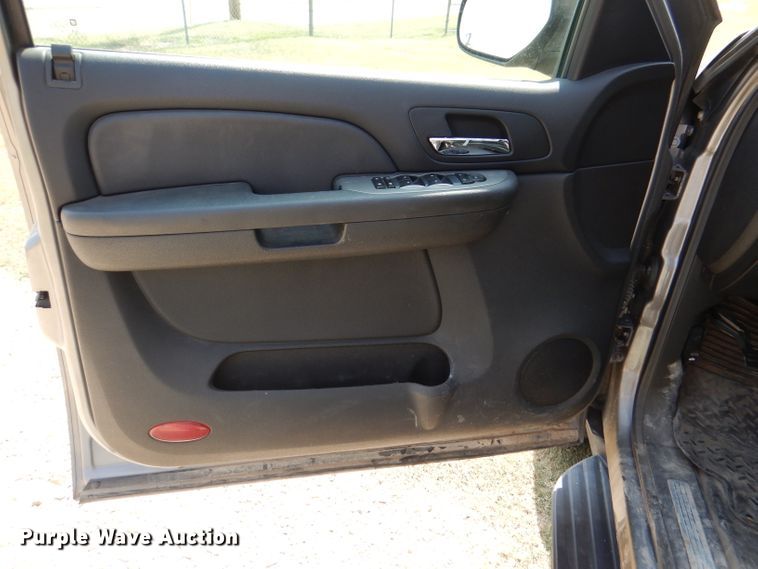 image for item DM1323 2008 Chevrolet Suburban  SUV