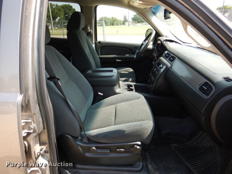 image for item DM1323 2008 Chevrolet Suburban  SUV