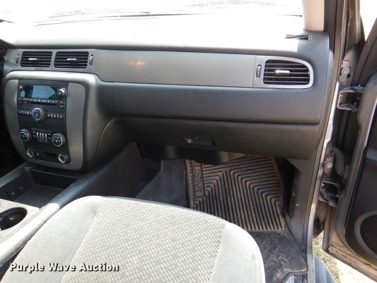 image for item DM1323 2008 Chevrolet Suburban  SUV