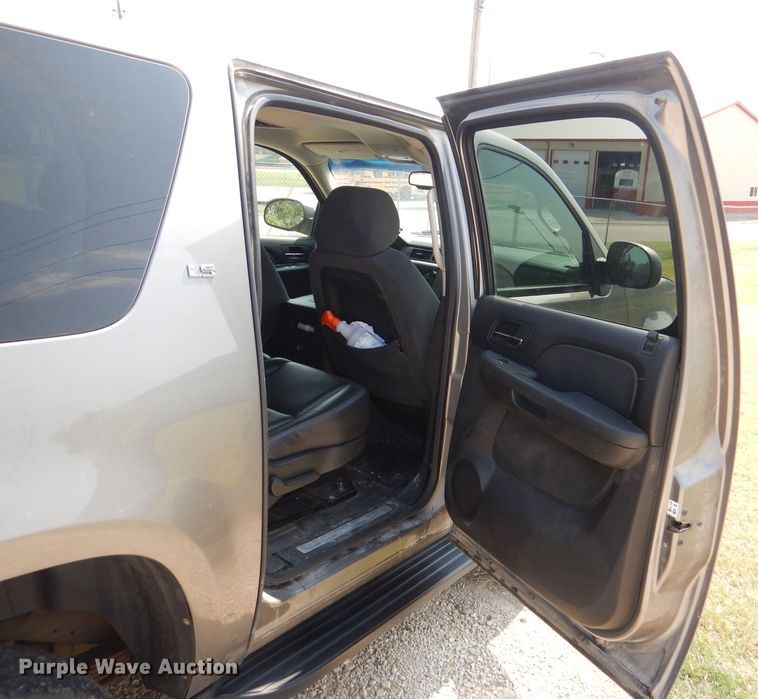 image for item DM1323 2008 Chevrolet Suburban  SUV