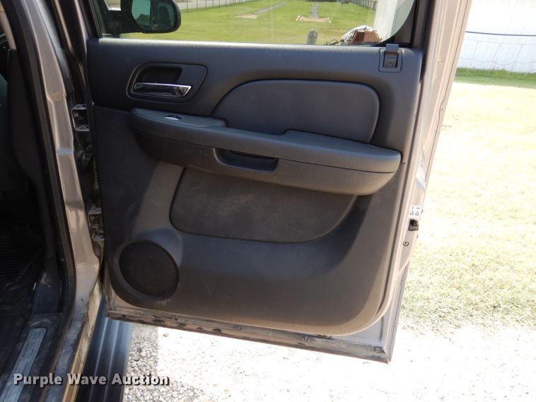 image for item DM1323 2008 Chevrolet Suburban  SUV