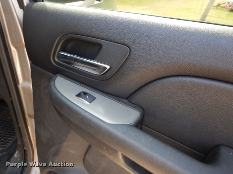 image for item DM1323 2008 Chevrolet Suburban  SUV