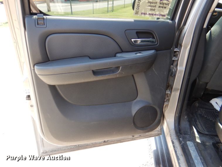 image for item DM1323 2008 Chevrolet Suburban  SUV