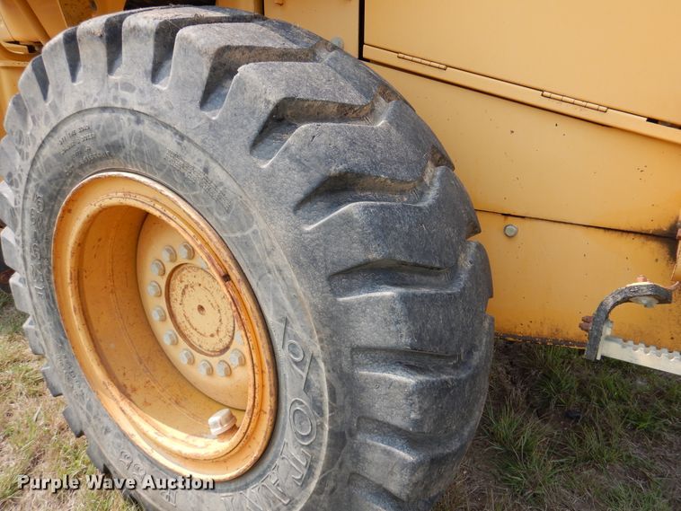 image for item DM6359 1997 John Deere 444H  wheel loader