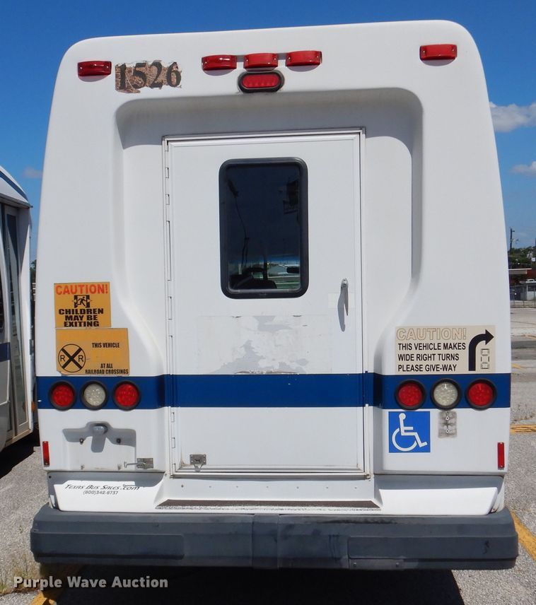 image for item DM6379 2008 Ford E350 Super Duty  shuttle bus