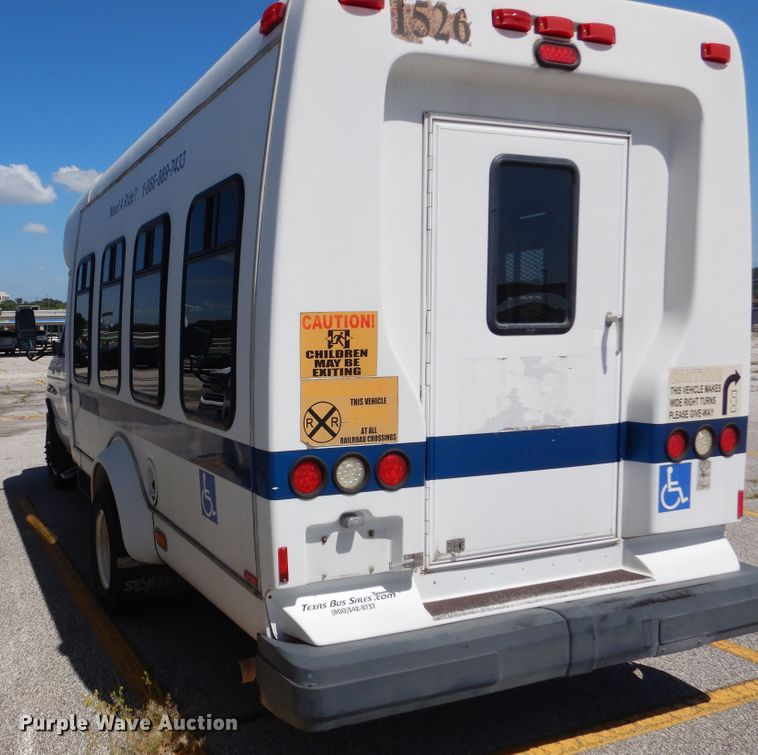 image for item DM6379 2008 Ford E350 Super Duty  shuttle bus