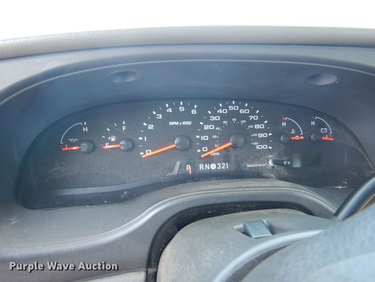 image for item DM6379 2008 Ford E350 Super Duty  shuttle bus