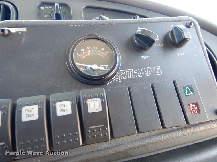 image for item DM6379 2008 Ford E350 Super Duty  shuttle bus