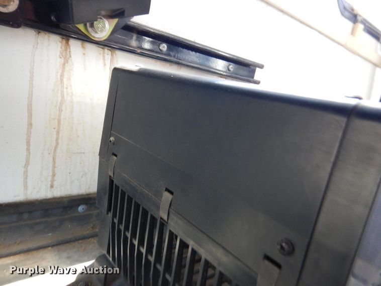 image for item DM6379 2008 Ford E350 Super Duty  shuttle bus