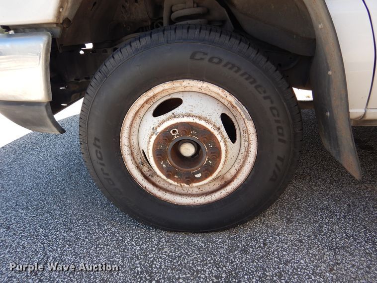 image for item DM6379 2008 Ford E350 Super Duty  shuttle bus