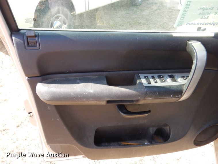 image for item DM6383 2009 Chevrolet Silverado 1500  Crew Cab pickup truck