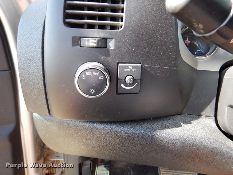 image for item DM6383 2009 Chevrolet Silverado 1500  Crew Cab pickup truck