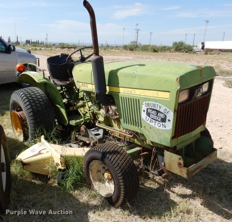 image for item DM6384 John Deere 850  tractor