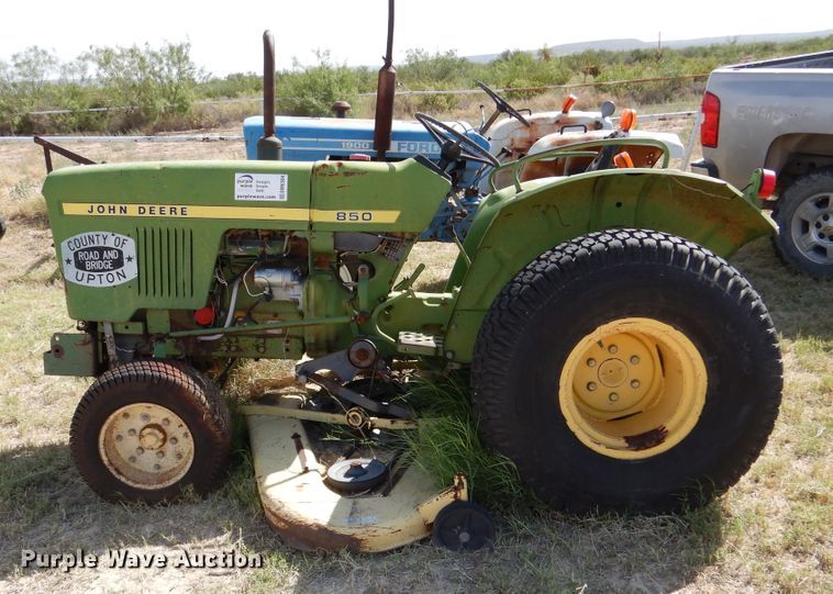 image for item DM6384 John Deere 850  tractor