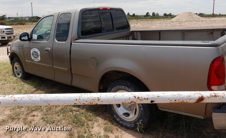 image for item DM6392 2001 Ford F150 XLT  SuperCab pickup truck