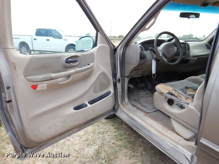 image for item DM6392 2001 Ford F150 XLT  SuperCab pickup truck