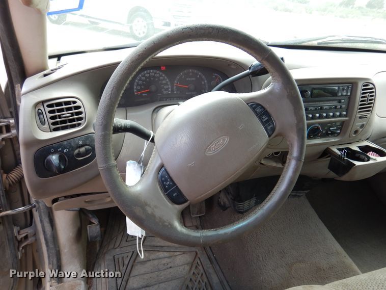 image for item DM6392 2001 Ford F150 XLT  SuperCab pickup truck