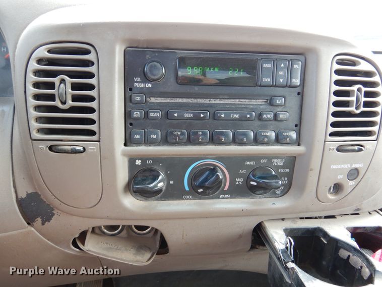 image for item DM6392 2001 Ford F150 XLT  SuperCab pickup truck