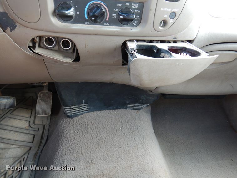 image for item DM6392 2001 Ford F150 XLT  SuperCab pickup truck